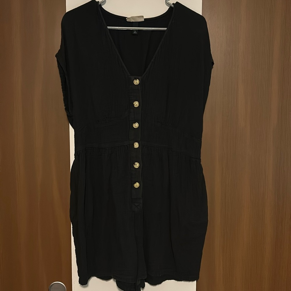 Universal Threads Short Romper